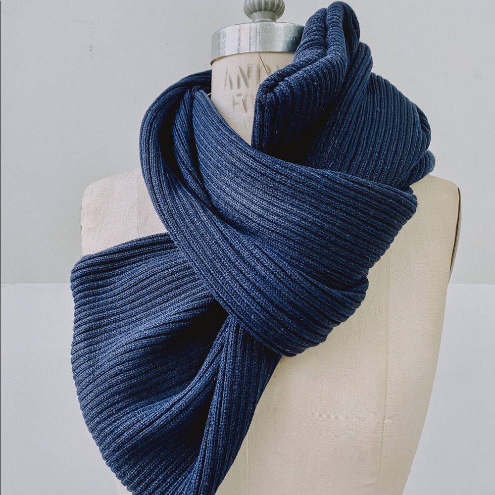 New deep midnight blue chunky knit scarf